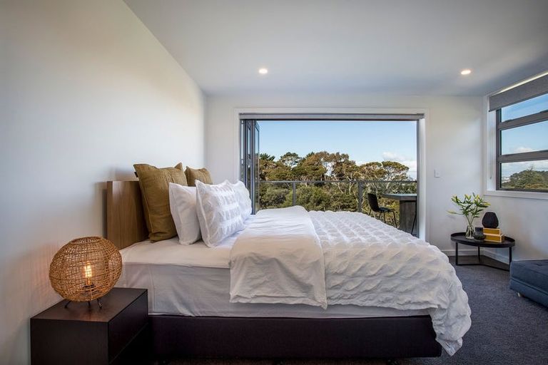 Photo of property in 8b Huka Road, Birkenhead, Auckland, 0626