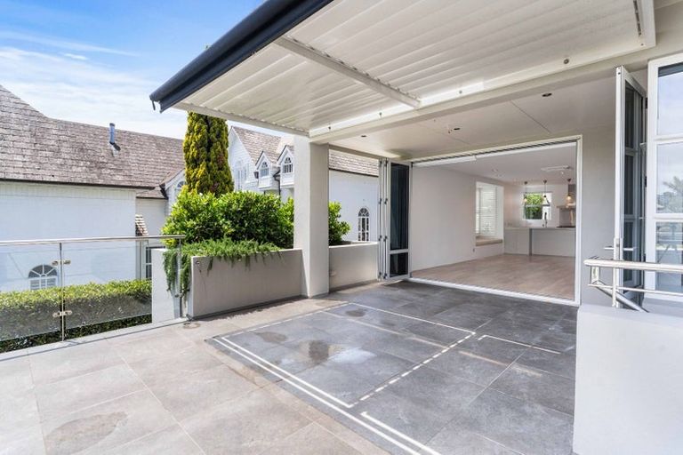 Photo of property in 12a Victoria Avenue, Dannevirke, 4930