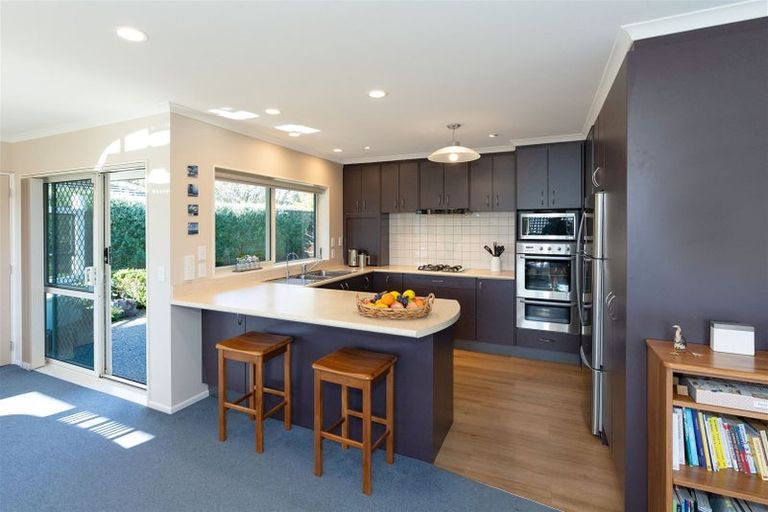 Photo of property in 98 Regent Drive, Paraparaumu Beach, Paraparaumu, 5032