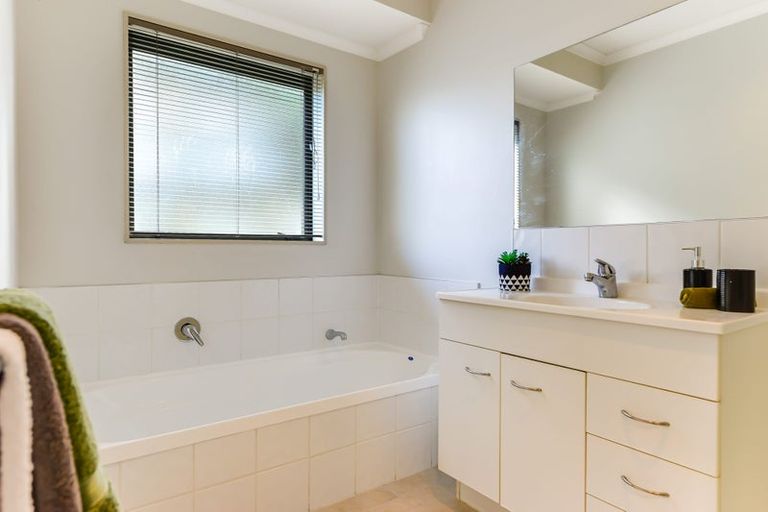 Photo of property in 15 Arundel Place, Nawton, Hamilton, 3200