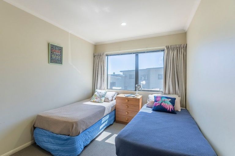 Photo of property in Te Kakariki Apartments, 5/5 Wellington Road, Paekakariki, 5034