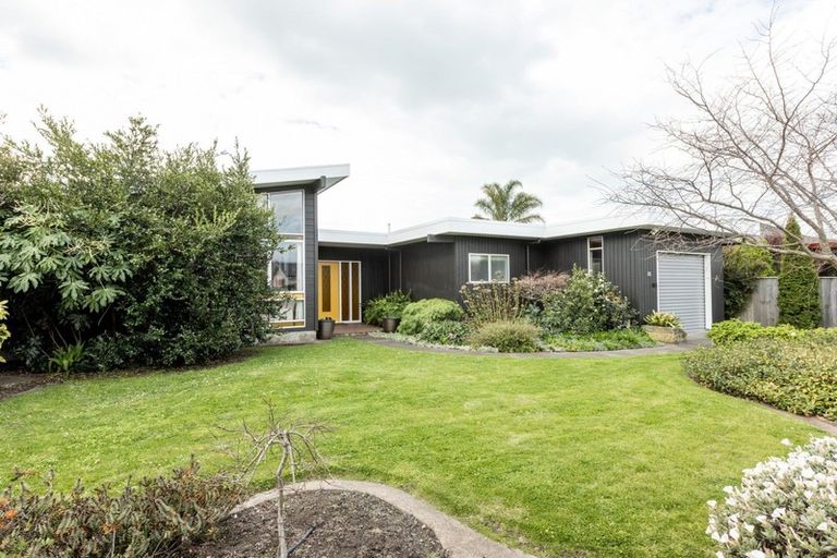 Photo of property in 18 Ngarimu Crescent, Taradale, Napier, 4112