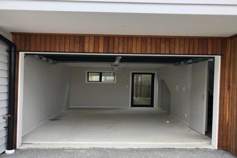 Photo of property in 10 Frankmoore Avenue, Johnsonville, Wellington, 6037