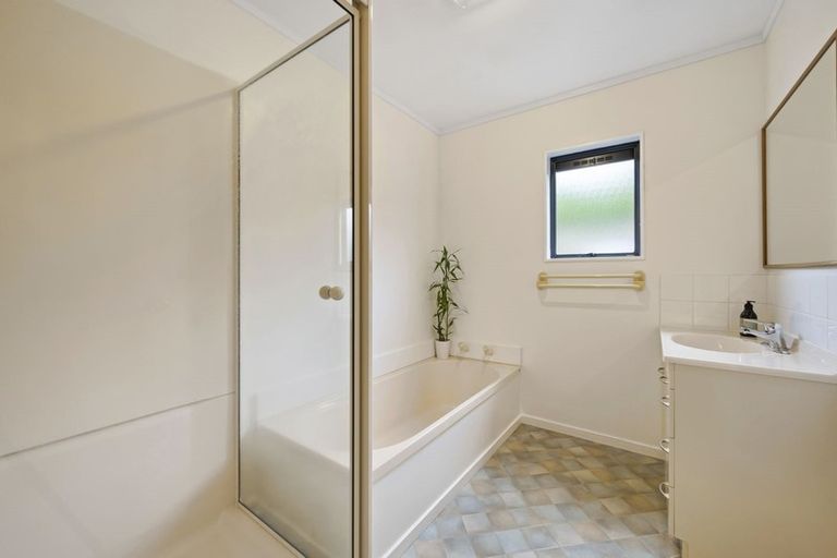 Photo of property in 84 Baylands Drive, Newlands, Wellington, 6037