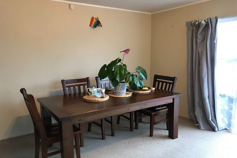 Photo of property in 2/34 Rata Street, New Lynn, Auckland, 0600