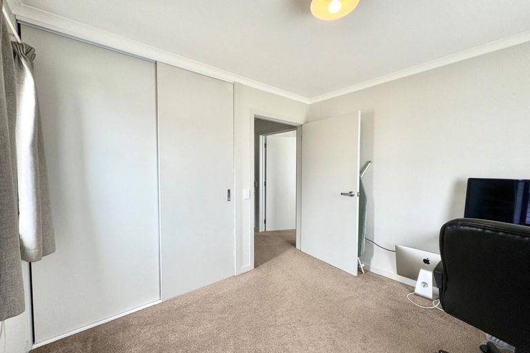 Photo of property in 64 Kaimoana Street, Weymouth, Auckland, 2103