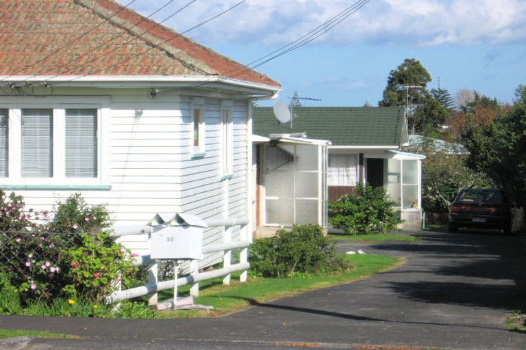 Photo of property in 2/20 Russell Road, Manurewa, Auckland, 2102