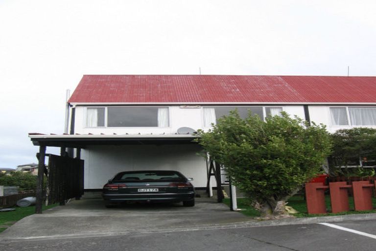 Photo of property in 27 Hollydale Grove, Churton Park, Wellington, 6037