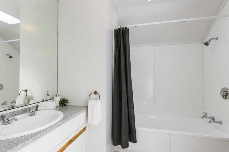Photo of property in 50f1 Rintoul Street, Newtown, Wellington, 6021