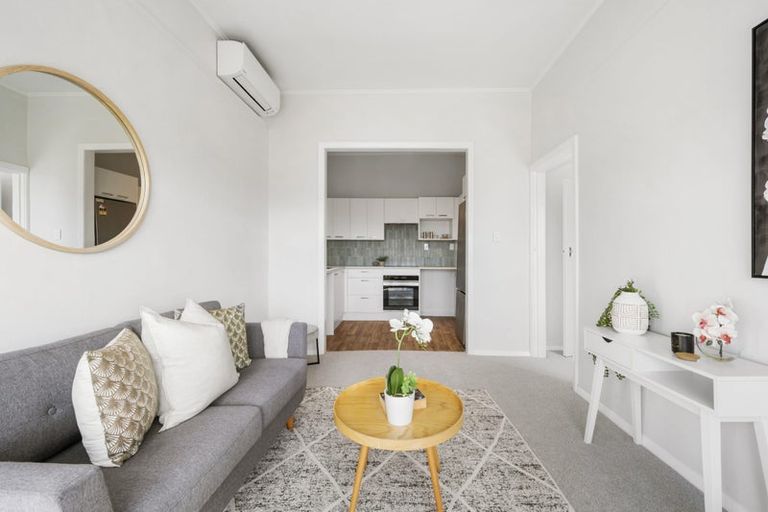 Photo of property in 29 Garden Road, Northland, Wellington, 6012