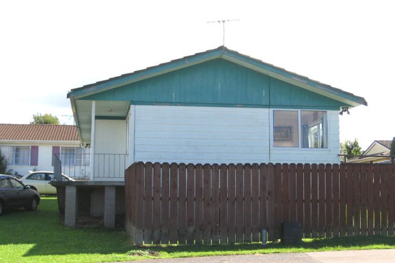 Photo of property in 2/14 Dalmatia Place, Henderson, Auckland, 0612