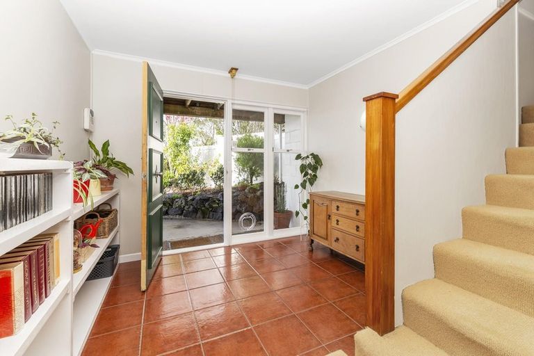 Photo of property in 2 Merchant Avenue, Te Atatu South, Auckland, 0610