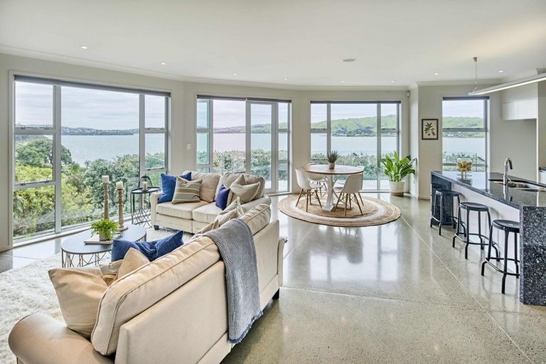 Photo of property in 41 The Masthead, Whitby, Porirua, 5024