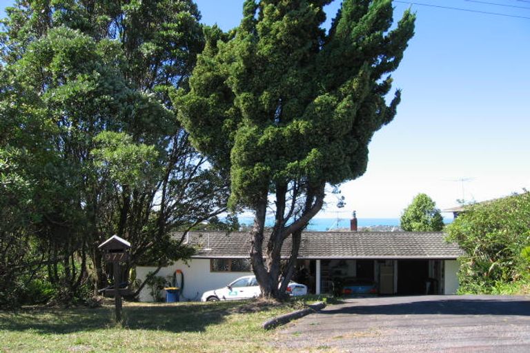 Photo of property in 42 Helen Ryburn Place, Torbay, Auckland, 0630