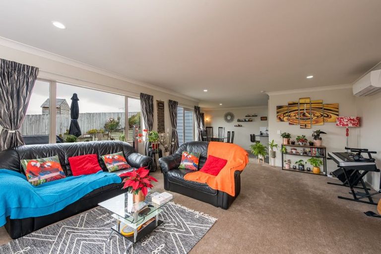 Photo of property in 35 Staithes Drive North, Whitby, Porirua, 5024