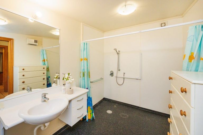Photo of property in 4 Regent Street, Palmerston North, 4414