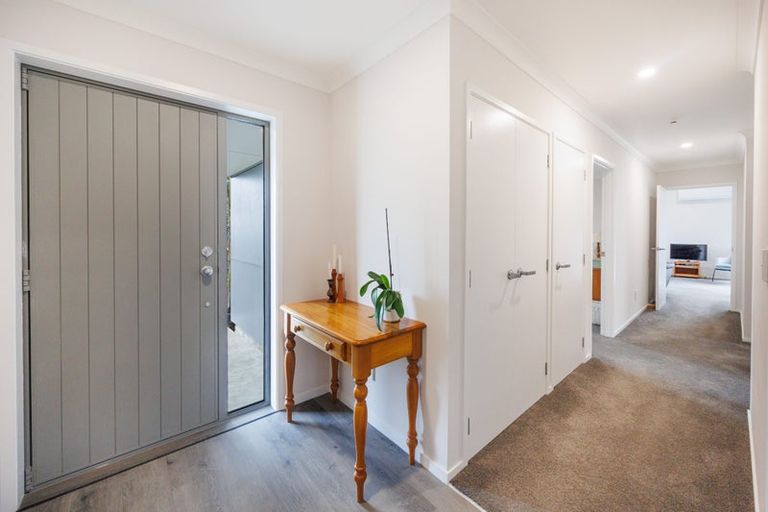 Photo of property in 5a Aokautere Drive, Fitzherbert, 4410