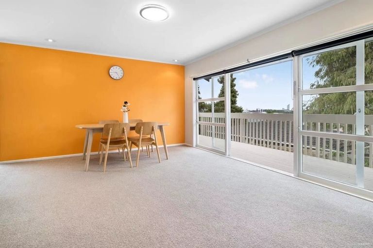 Photo of property in 1/15 Sunhaven Avenue, Glenfield, Auckland, 0629