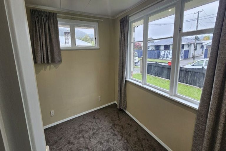 Photo of property in 23 Charles Street, Clouston Park, Upper Hutt, 5018