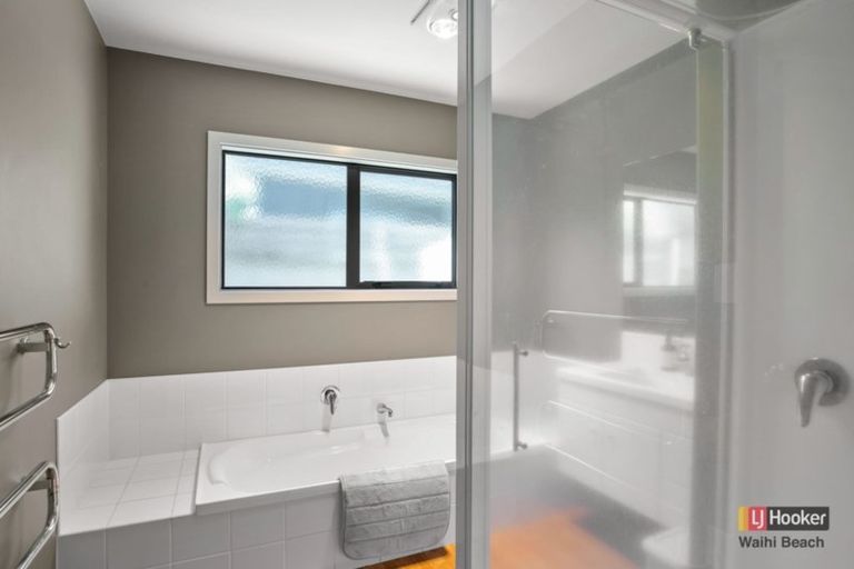 Photo of property in 10a Tuhua Place, Bowentown, Waihi Beach, 3177