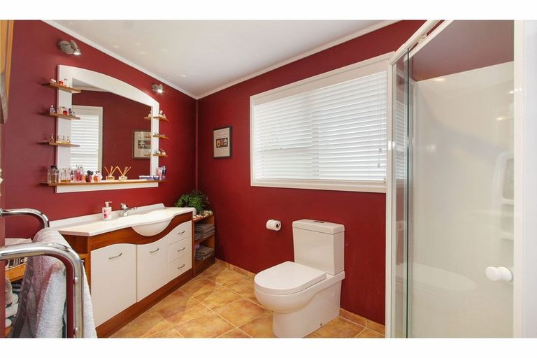 Photo of property in 7 Taynith Place, Glenfield, Auckland, 0629