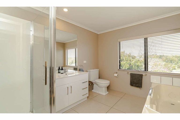 Photo of property in 37 Rarere Terrace, Kerikeri, 0230