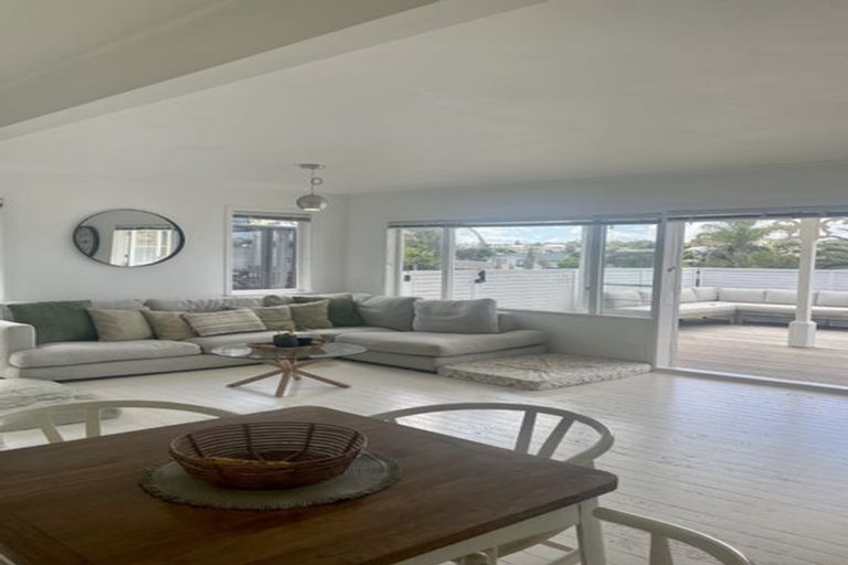 Photo of property in 20 Jean Place, Stanmore Bay, Whangaparaoa, 0932