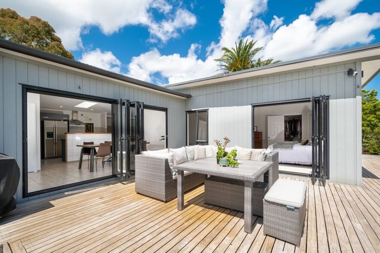 Photo of property in 24a Cambridge Road, Riverhead, 0820