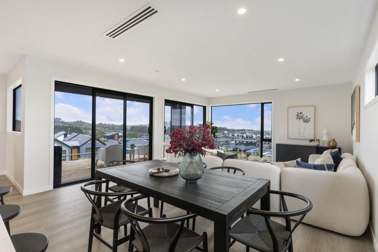 Photo of property in 33 Kikorangi Drive, Wainui, 0992