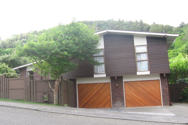 Photo of property in 66 Amapur Drive, Khandallah, Wellington, 6035