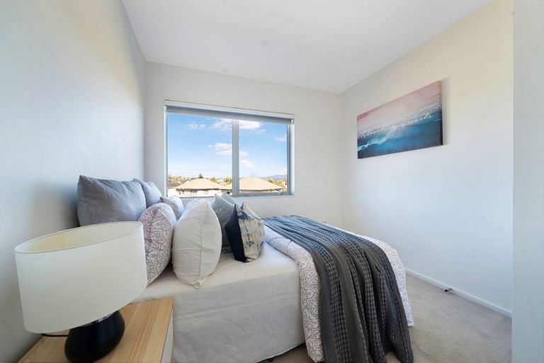 Photo of property in 81 Bordeaux Parade, Te Atatu South, Auckland, 0610