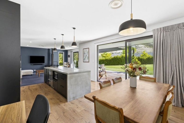Photo of property in 20 Sugarloaf Drive, Mount Pisa, Cromwell, 9384