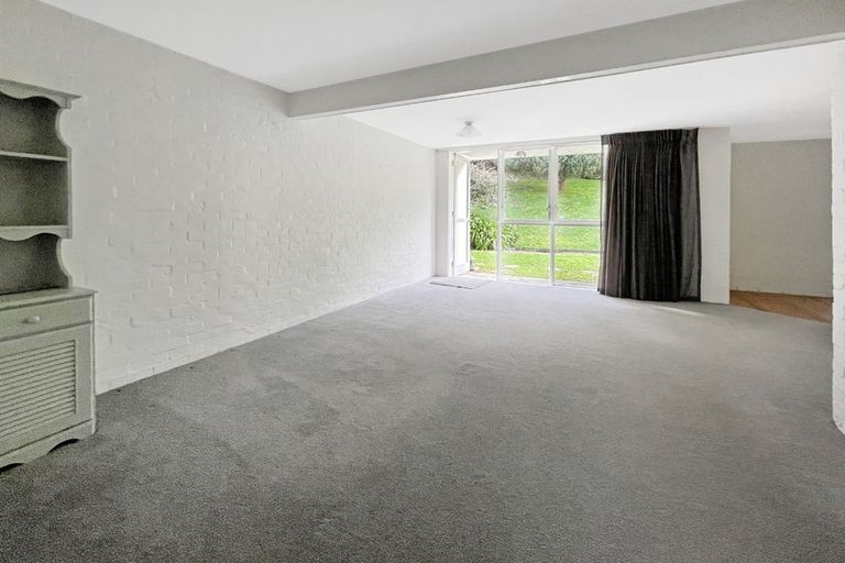 Photo of property in 141a Churton Drive, Churton Park, Wellington, 6037