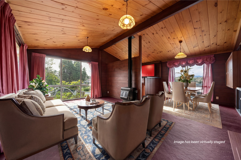 Photo of property in 2 Ensign Place, Hillcrest, Auckland, 0627