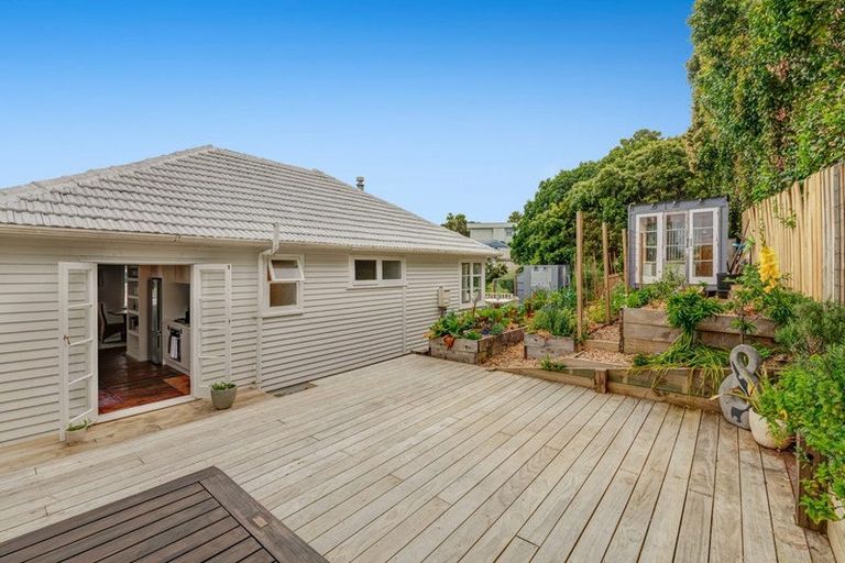 Photo of property in 10 St James Avenue, Helensville, 0800