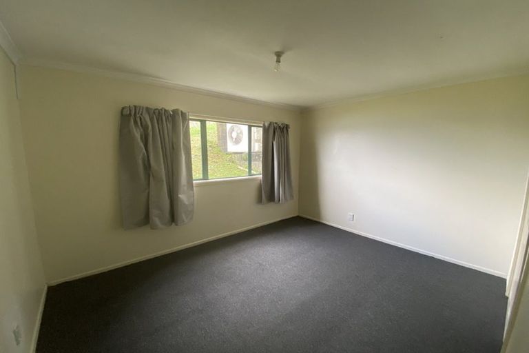 Photo of property in 9d Edgecombe Street, Newlands, Wellington, 6037