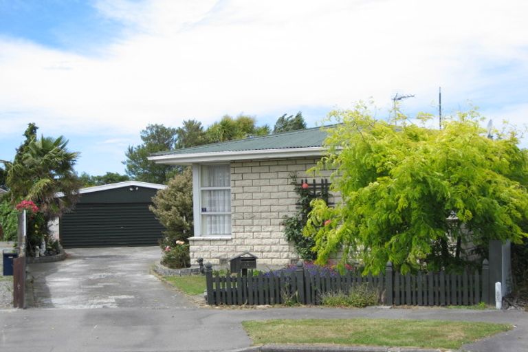 Photo of property in 14 Lomond Place, Woolston, Christchurch, 8062