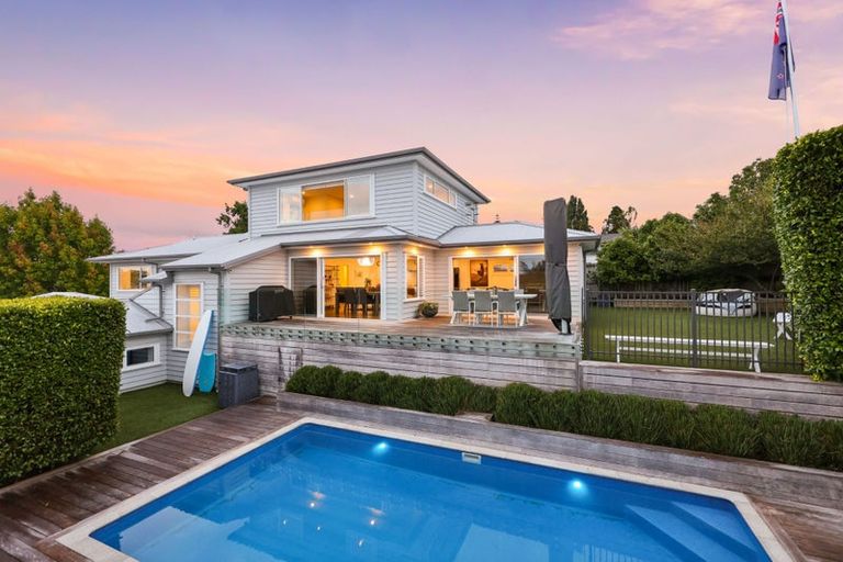 Photo of property in 24 Judkins Crescent, Cockle Bay, Auckland, 2014