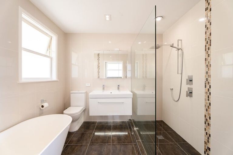 Photo of property in 97a Glanmire Road, Newlands, Wellington, 6037