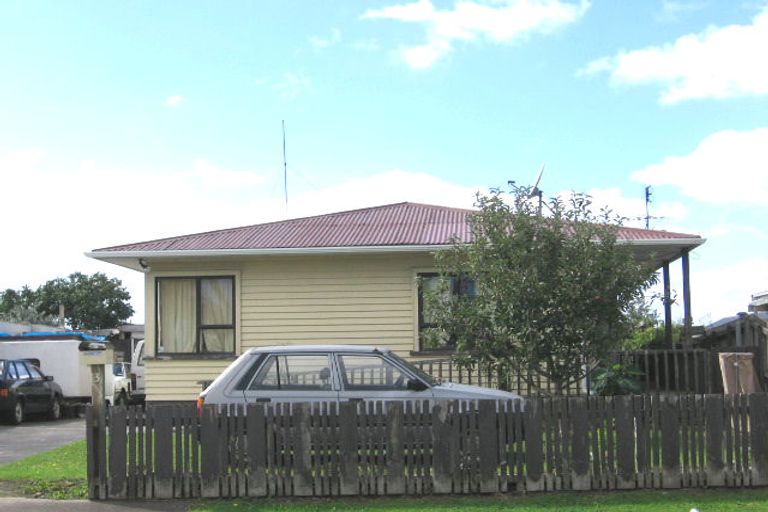 Photo of property in 3a Mawney Road, Henderson, Auckland, 0610