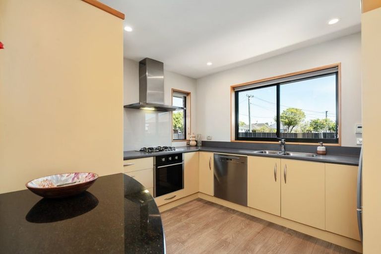 Photo of property in 11 Glenmore Avenue, Casebrook, Christchurch, 8051