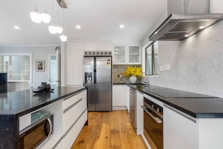 Photo of property in 108 Weatherly Road, Torbay, Auckland, 0630