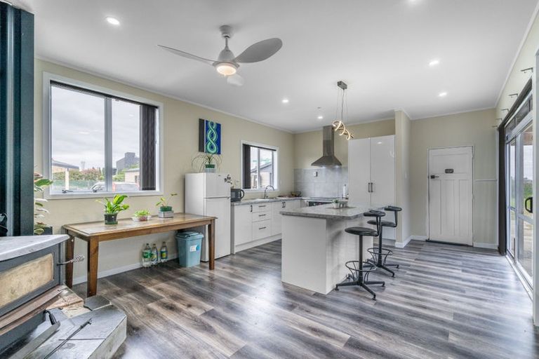 Photo of property in 27 Ferry Road, Edendale, 9825