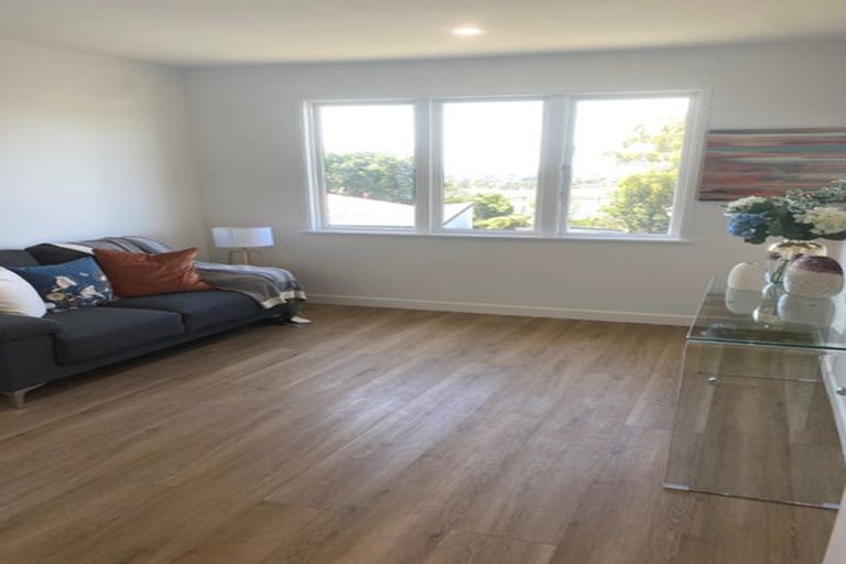 Photo of property in 70d Lincoln Park Avenue, Massey, Auckland, 0614