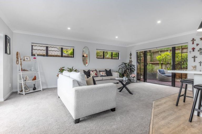 Photo of property in 25 Kilkelly Close, Tawa, Wellington, 5028