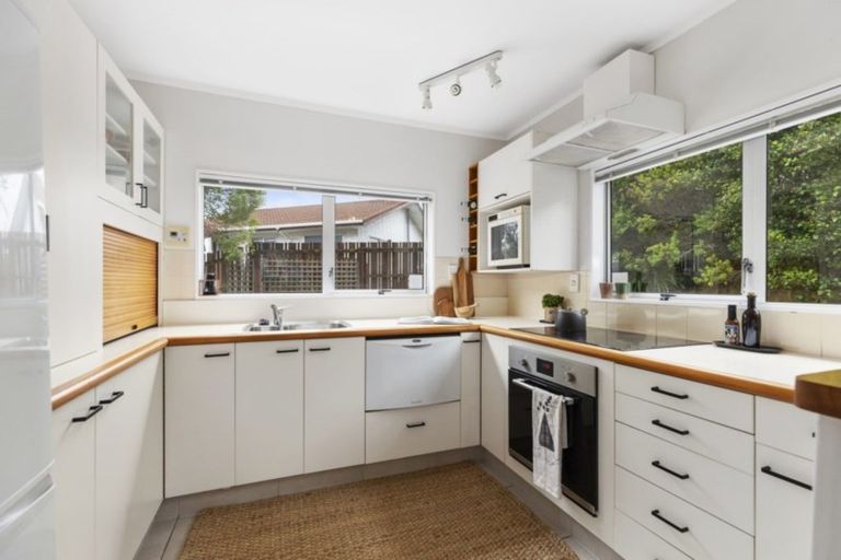 Photo of property in 13 Mallard Grove, Churton Park, Wellington, 6037