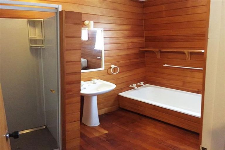 Photo of property in 15 Sherwood Avenue, Te Atatu South, Auckland, 0610