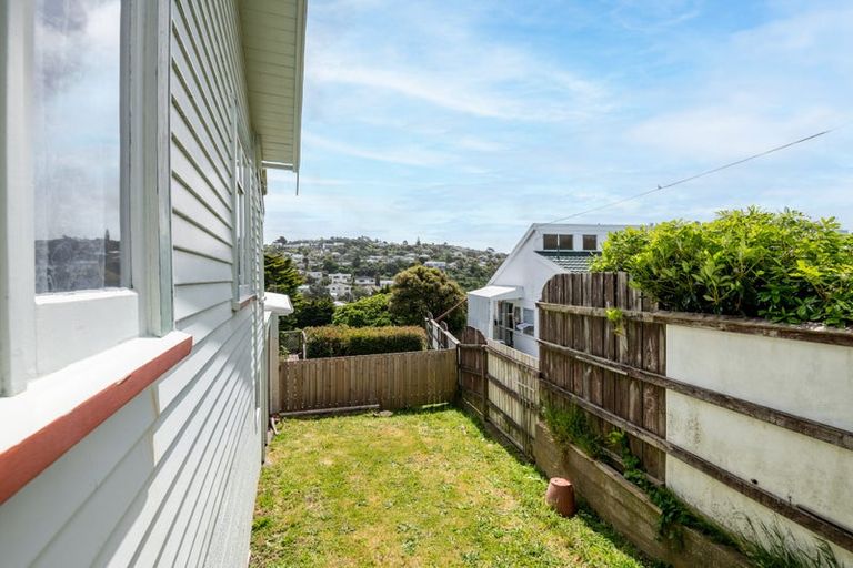 Photo of property in 13 Retter Street, Paparangi, Wellington, 6037