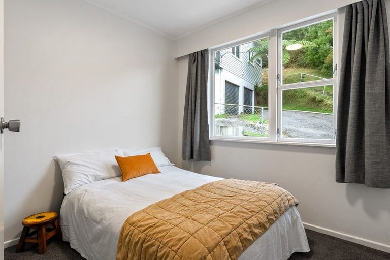 Photo of property in 5 Chaucer Way, Karori, Wellington, 6012