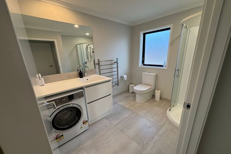 Photo of property in 1 Awakeri Street, Kumeu, 0810